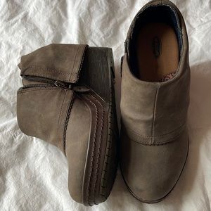 A small 7 1/2 Dr. Scholl’s almost brand new